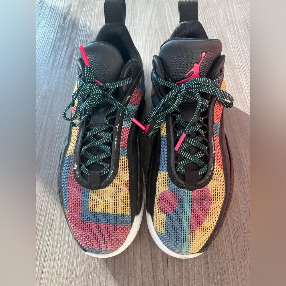 Jordan 36 low 
multicolor 
Used